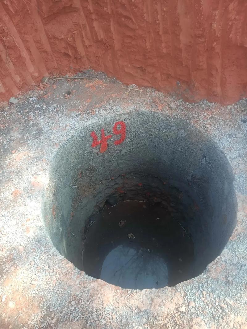 记录工地施工现场人工挖孔桩#施工现场实拍 #再苦再累也要坚持